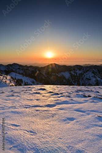 四国愛媛県西条市にある日本百名山「石鎚山冬景色」