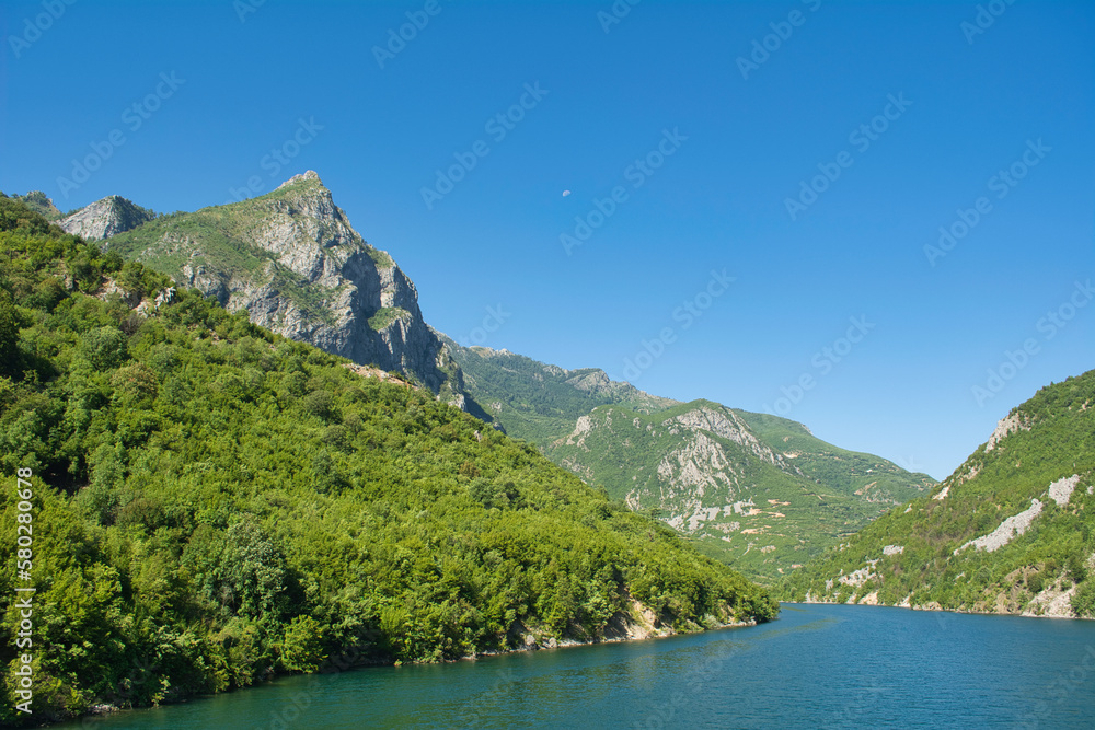 Panorama Stausee in den albanischen Alpen
