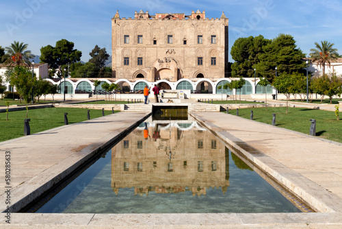 Palermo. Facciata con riflesso del Castello della Zisa
 photo