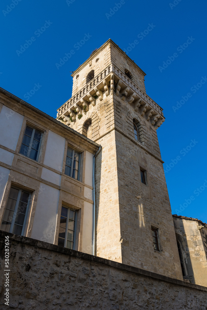 Clocher de l'Eglise Saint-Martin, dans le quartier médiéval du Méjan à Arles