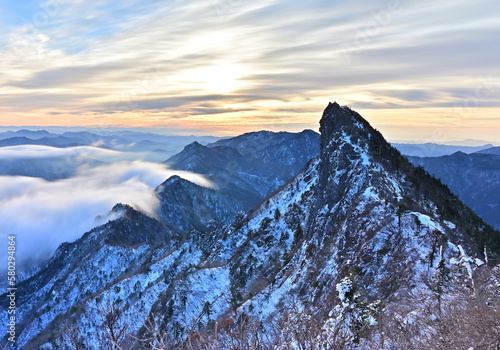 四国愛媛県西条市にある日本百名山「石鎚山冬景色」