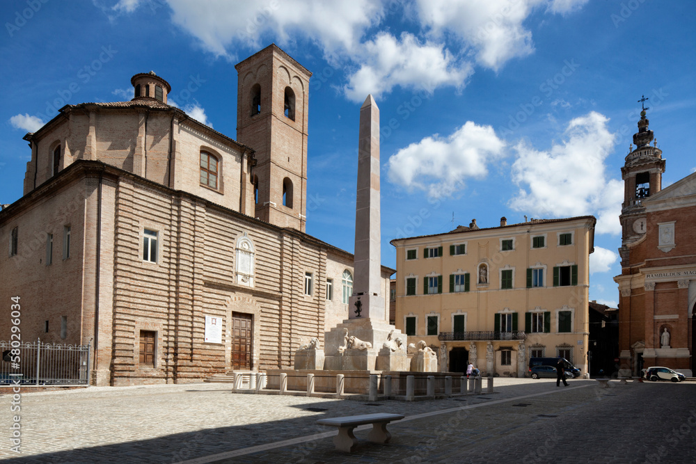 Iesi, Ancona. Piazza Federico II con obelisco fontana e Duomo
