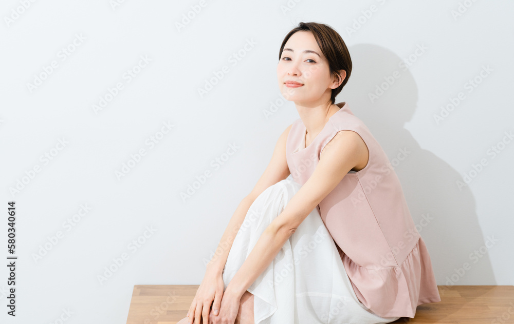 笑顔の若い女性のポートレート 笑顔の若い女性のポートレート