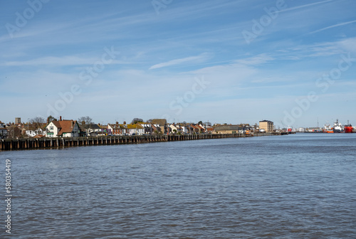 Stampa su tela View down the River Yare towards the seaside towns of Great Yarmouth on the East and Gorleston on the West