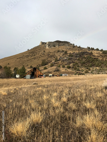 Hiking in Gazelle on a gloomy winter day