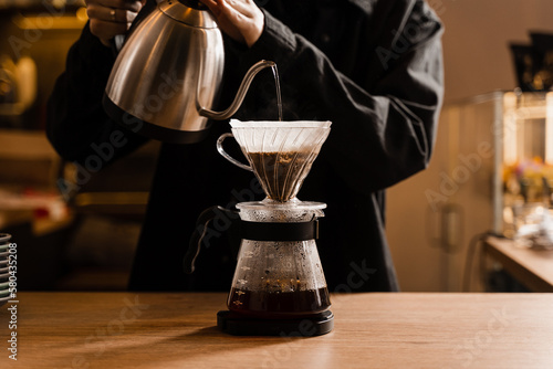 Photographie Drip filter coffee brewing