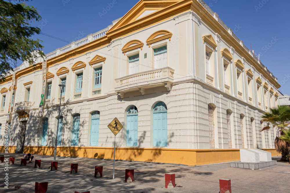 Naklejka premium yellow old building in cienega city colombia