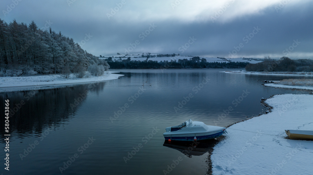 Naklejka premium snow over blessington 
