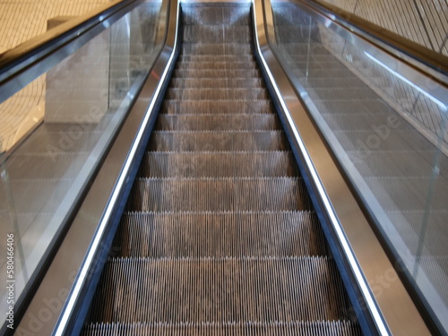 paris metro escalator

