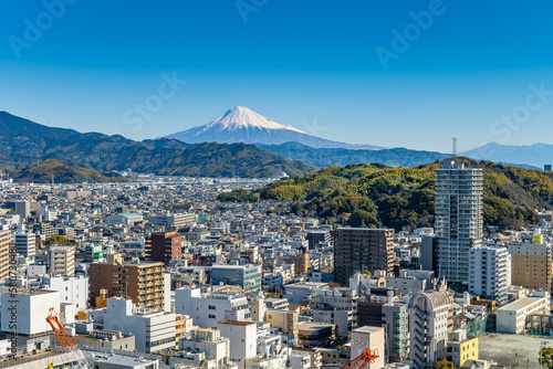 静岡市の街並みと富士山を眺める眺望
