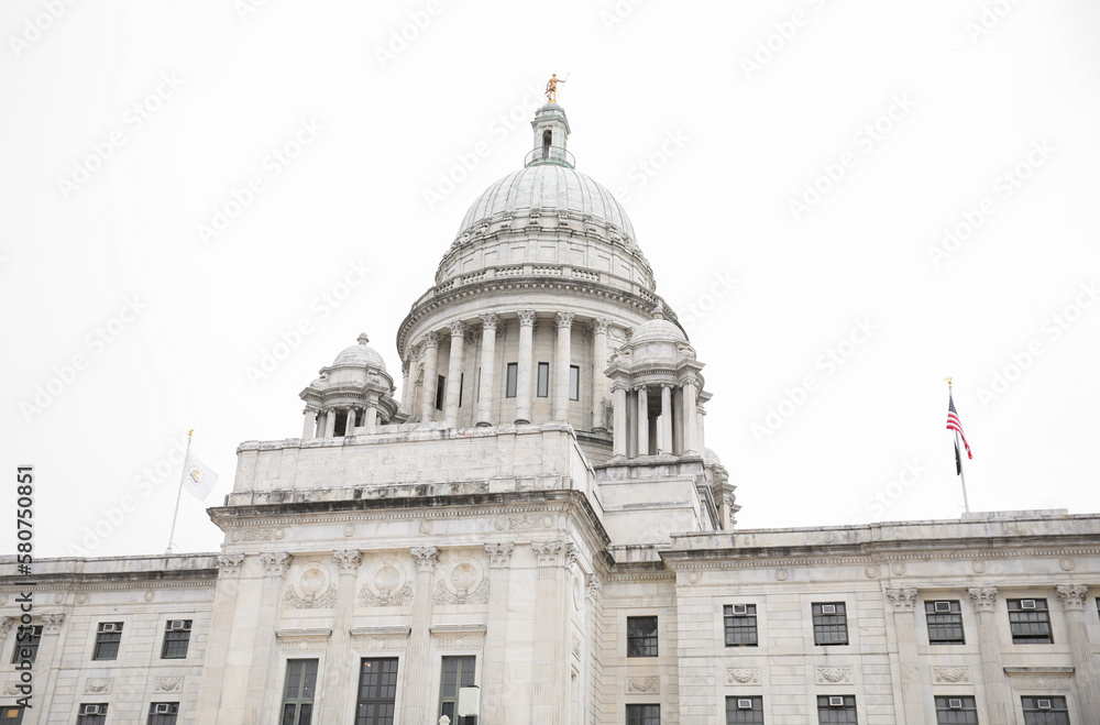 Obraz premium Rhode Island state house as the state capitol and monument symbolizing america as united states in the downtown area 