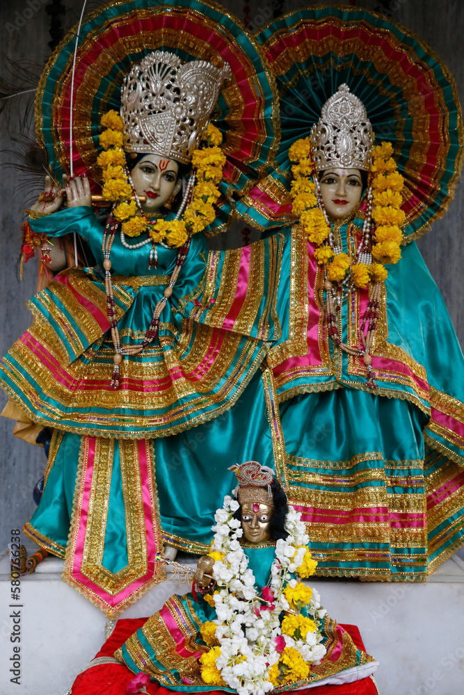 Krishna and Radha murthis (statues) in a Delhi hindu temple. Delhi.  India.