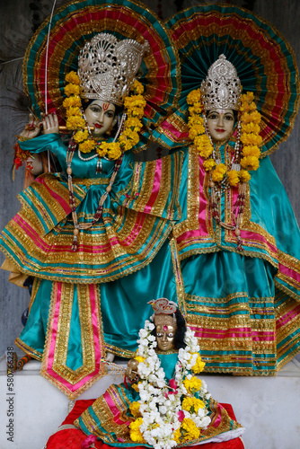 Krishna and Radha murthis (statues) in a Delhi hindu temple. Delhi.  India. © Julian