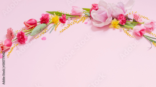 Fototapeta Naklejka Na Ścianę i Meble -  beautiful spring flowers on pink background