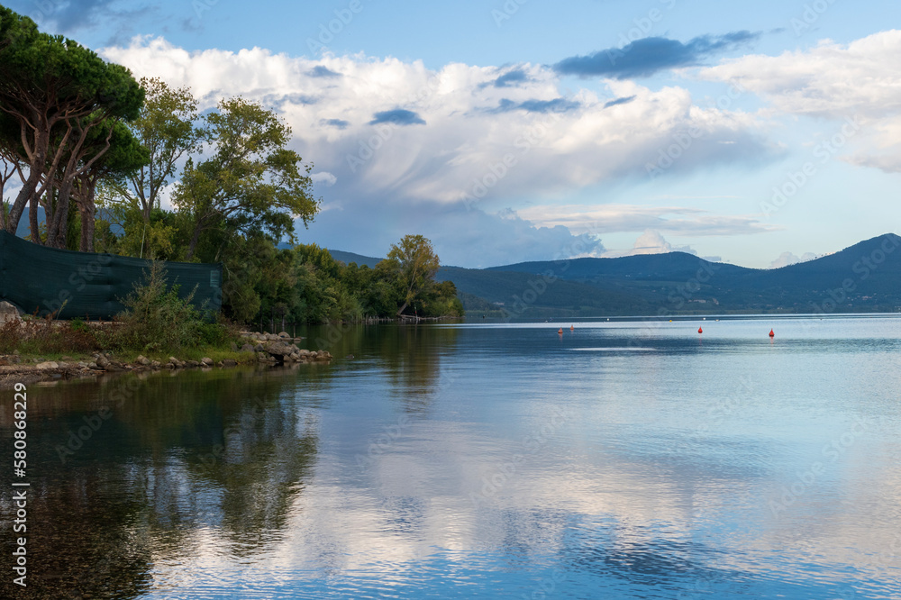 Lago di Bracciano  rilesso dopo diluvio - Lazio -Italia