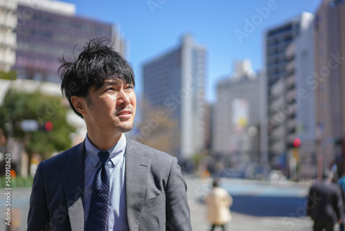 街中のビジネスマン © 茂輝 田代