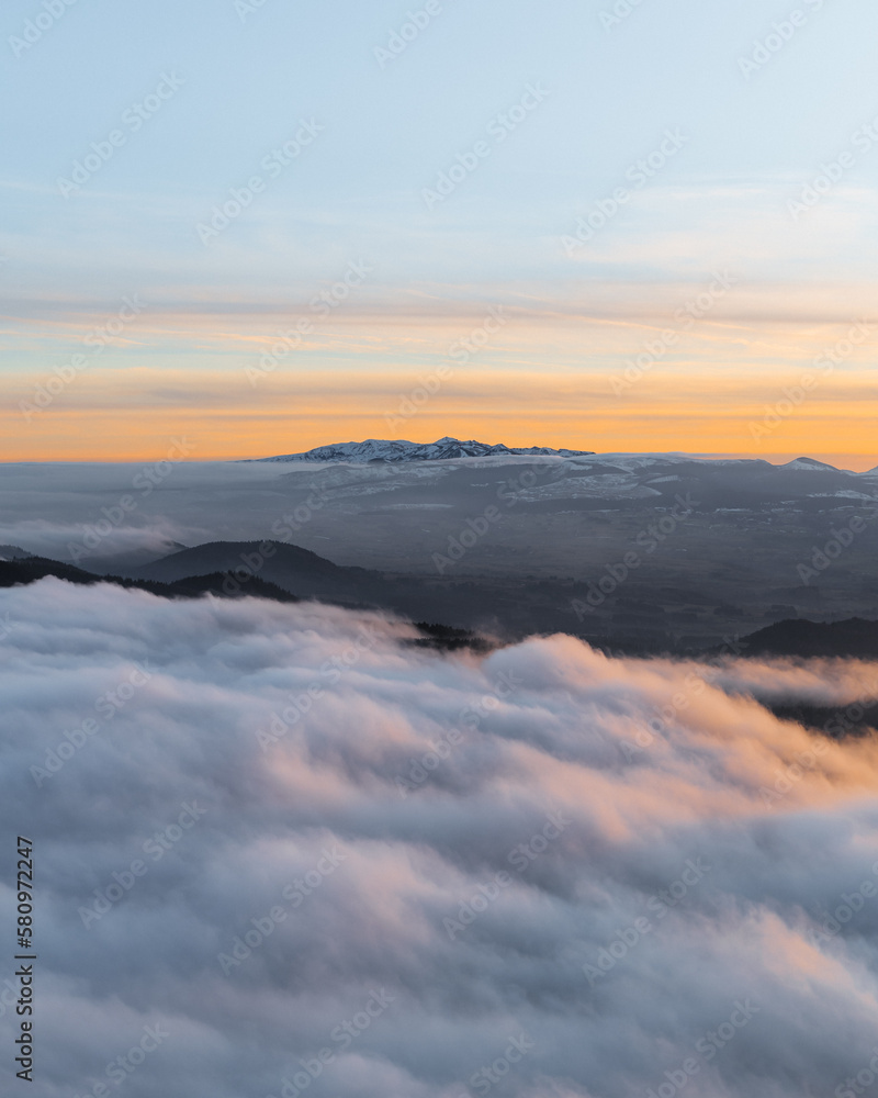 Mer de nuage sur les mont d'Auvergne