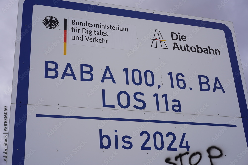 Bmdv Bauschild von Bundesministerium für Digitales und Verkehr (BMDV und Die ...