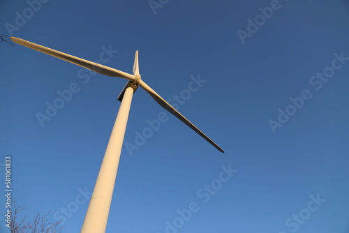『風力発電　SDGs自然エネルギー』地球の輝くミライ © YuAiru