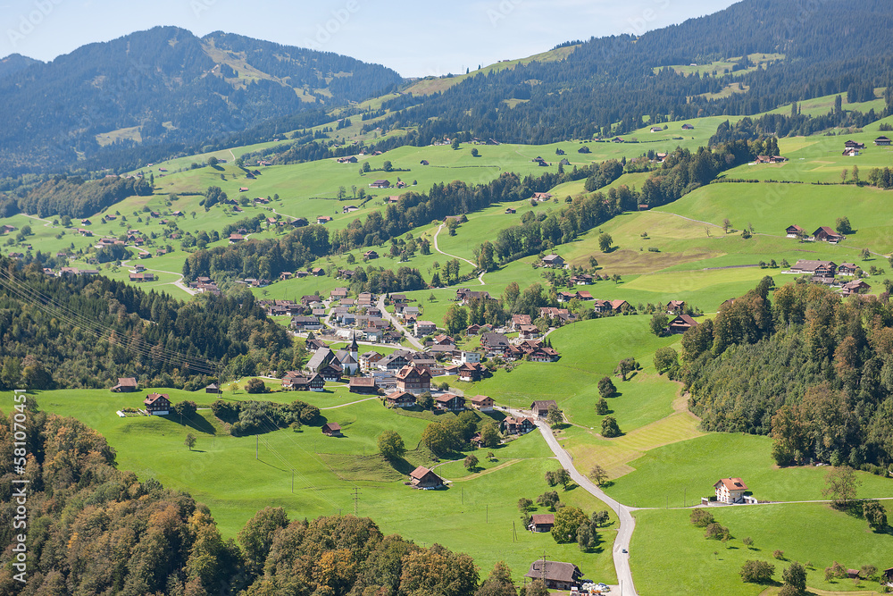 Luftaufnahme der Landschaft bei Stalden, Kanton Obwalden, Schweiz