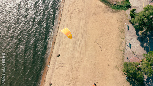 Obraz na płótnie kitesurfing at the beach in brazil w salonie