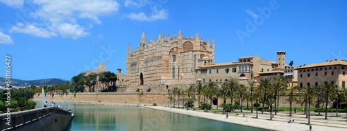 Panorámica de la Catedral de Palma de Mallorca photo