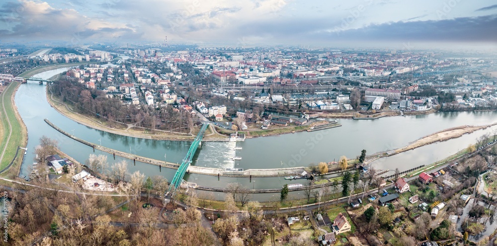 Obraz premium most im. Ireny Sendlerowej w Opolu na Wyspę Bolko