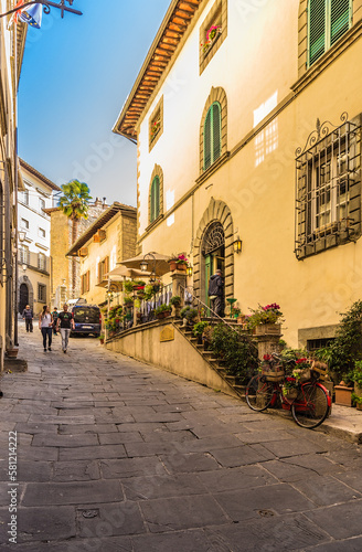 Fototapeta Naklejka Na Ścianę i Meble -  Cortona, Italy. Colorful street of the old town