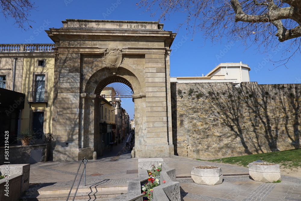 La porte des Jacobins, porte de ville, ville de Carcassonne, département de l'Aude, France