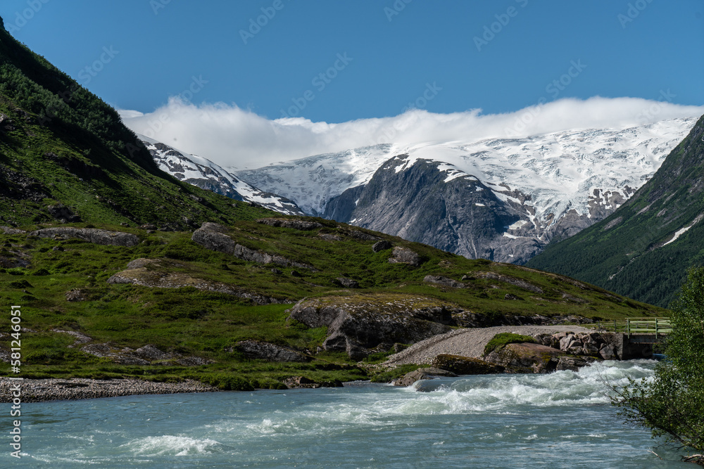 Blick zum Gletscher Austerdalsbreen, Norwegen