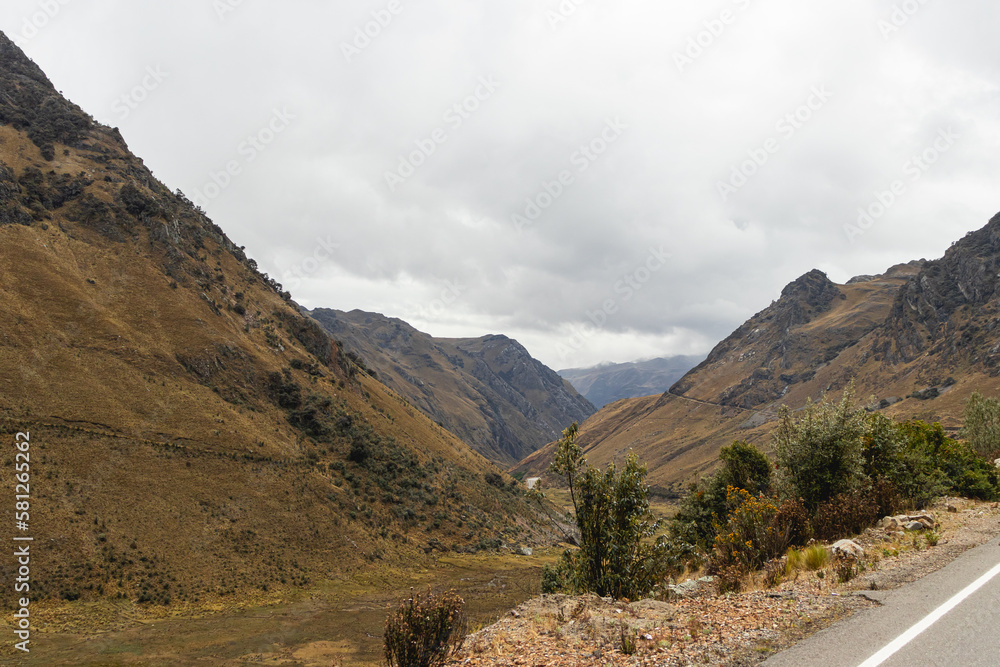 View of various mountains and vegetation in the afternoon in the province of Huari.