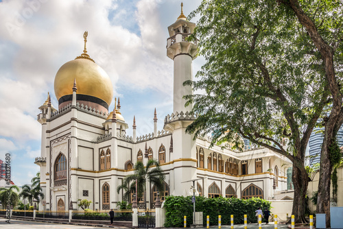 Photography View at the Sultan Mosque in the Arab street of Singapore