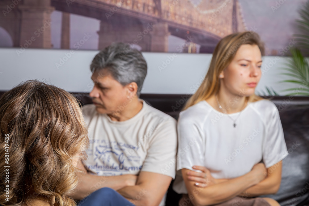 A couple at a psychologist's appointment solves their problems A couple at a psychologist's appointment solves their problems