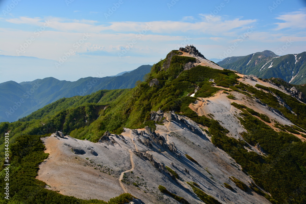 燕岳　花崗岩の稜線