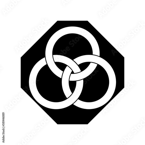 輪違紋・隅切り持ちに地抜き三つ輪違い（すみきりもちにじぬきわちがい）