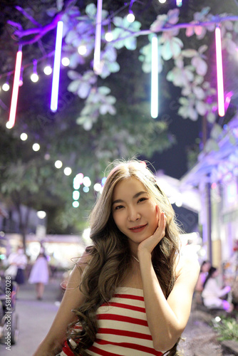 Wallpaper Mural Girl in Night Market Torontodigital.ca