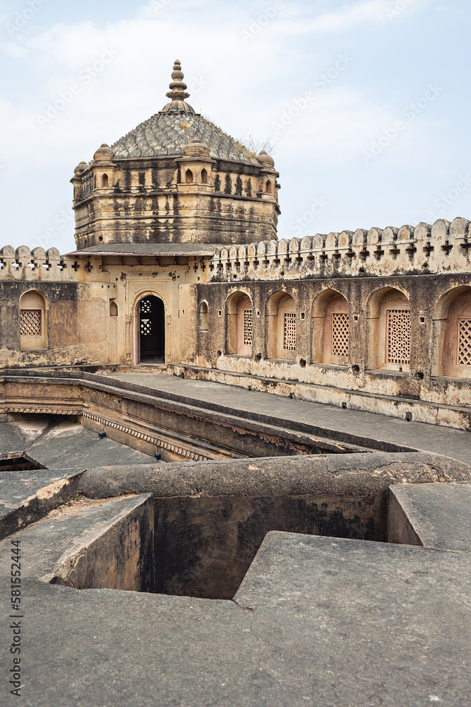 View of the ancient palace in Orchha. India 