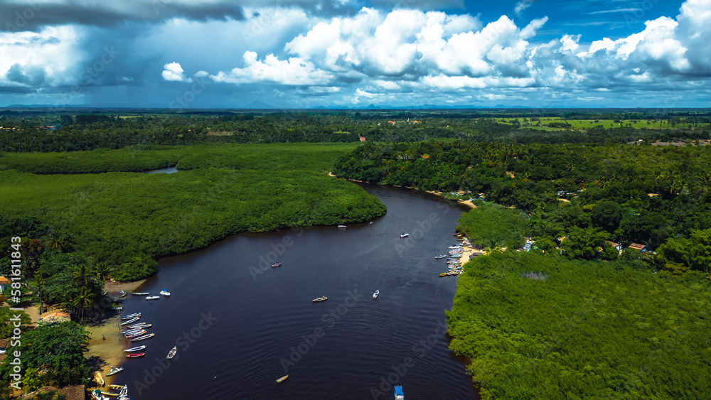 Fototapeta premium Tropical Caraíva Bahia Paisagem Natureza Paraíso Turístico Vilarejo Férias Verão Praia Satu Rio Mar Comunidade Litorânea Ribeirinha Porto Seguro Costa Descobrimento APA Trancoso Monte Pascoal Igreja