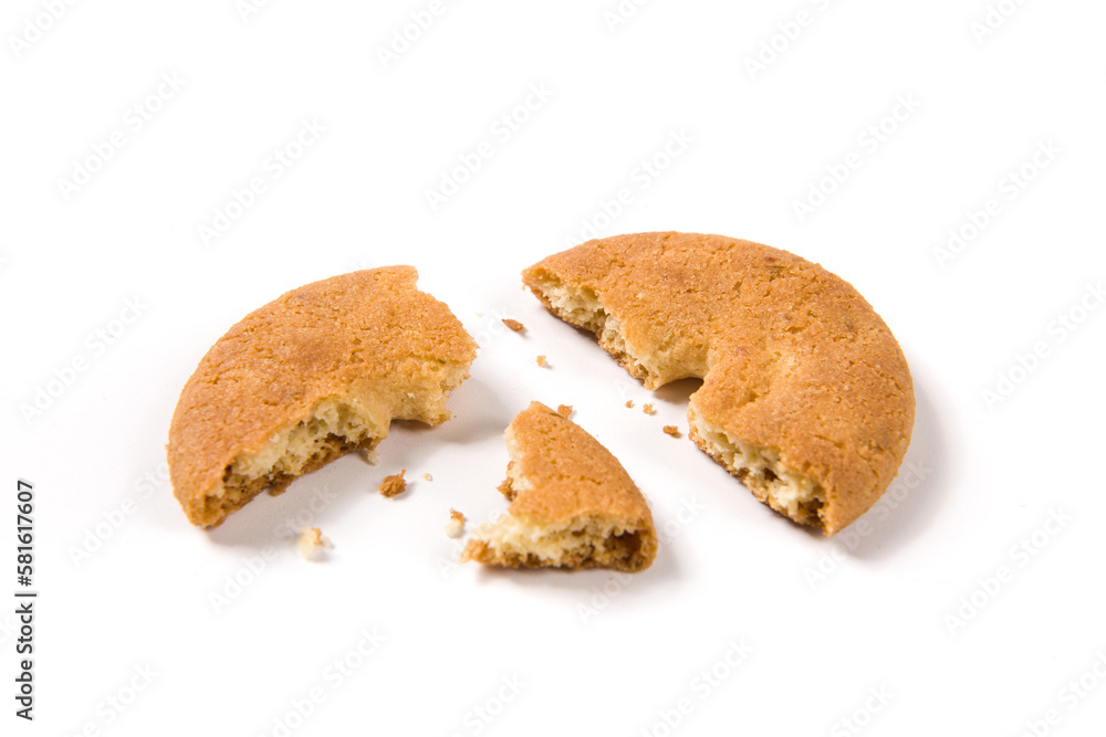 crispy round biscuit. Sweet cookies isolated on white background。 crispy round biscuit. Sweet cookies isolated on white background。