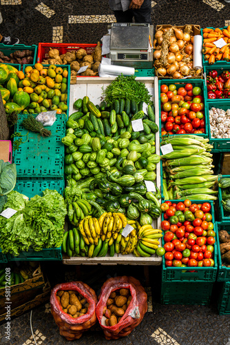 Fototapeta Naklejka Na Ścianę i Meble -  fruit and vegetable market