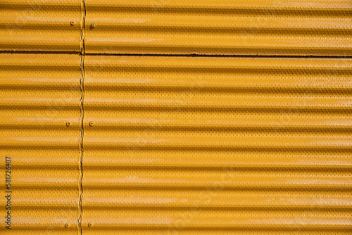 黄色い壁