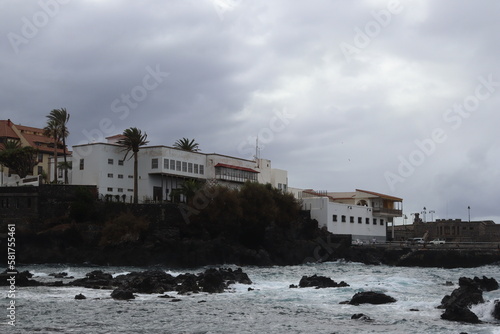 Coast of Puerto de la Cruz in a cloudy day © Fran71