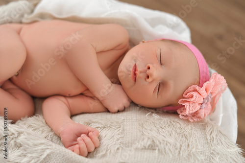 bebe recém nascido menina fofa  ensaio fotografia 