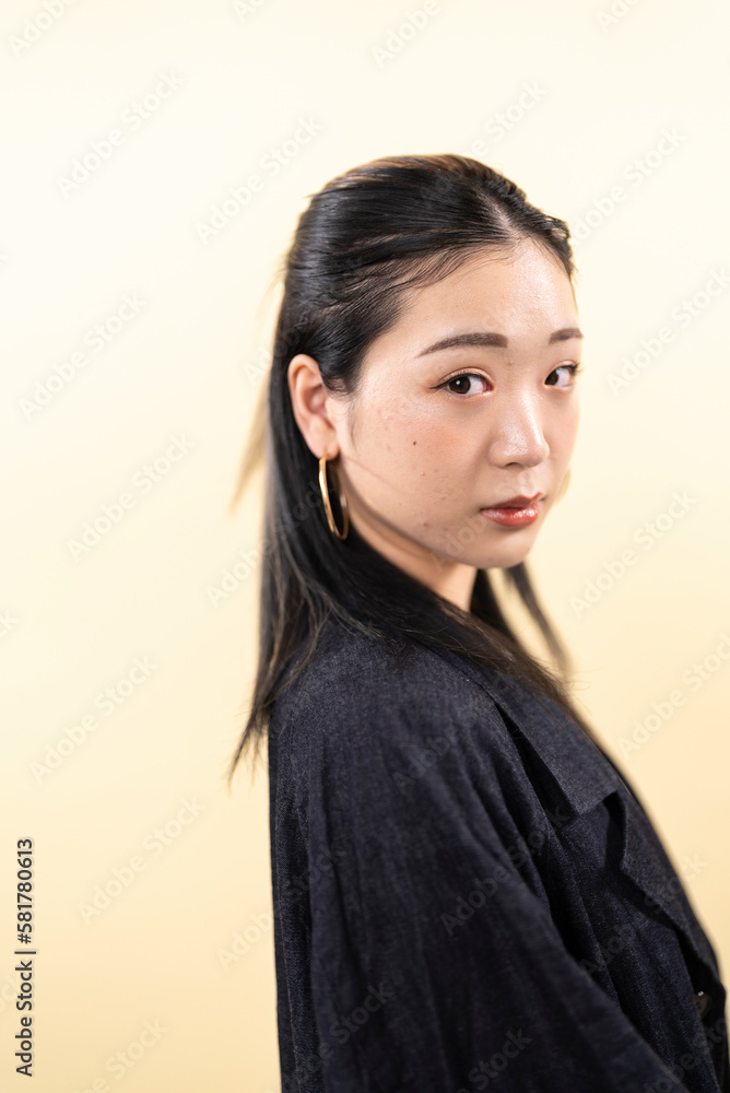 若い女性 若い女性