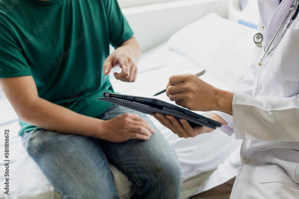 Ταπετσαρία male health checkup with doctor Doctors consult about diagnosis of male diseases or mental illnesses in medical clinics or mental health facilities in hospitals