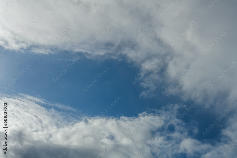 Fototapeta premium Beste Wolken am Himmel, zart weich
