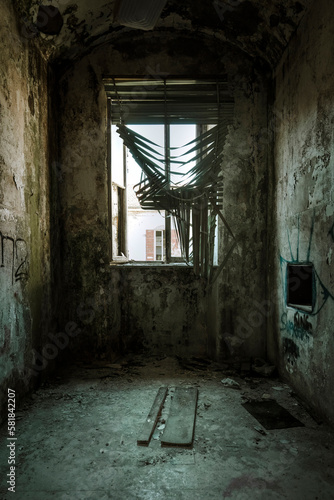  decaying and abandoned interior