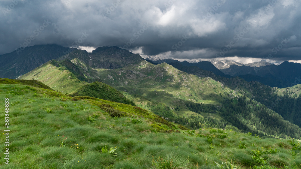Wolkenformation über den Alpen (Italien) Wolkenformation über den Alpen (Italien)
