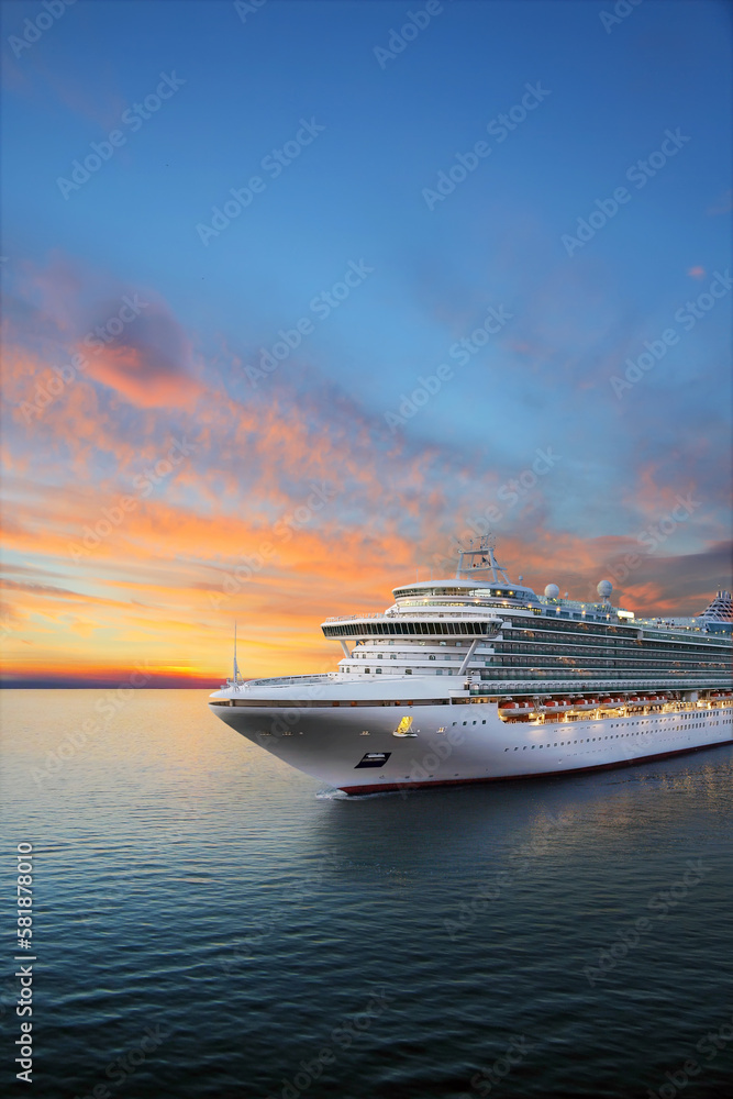 Luxury cruise ship sailing to port on sunrise  - obrazy, fototapety, plakaty 