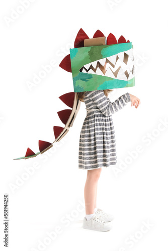 Little girl in cardboard di...